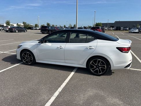 Used 2024 Nissan Sentra SR w/ SR Premium Package FWD image 10