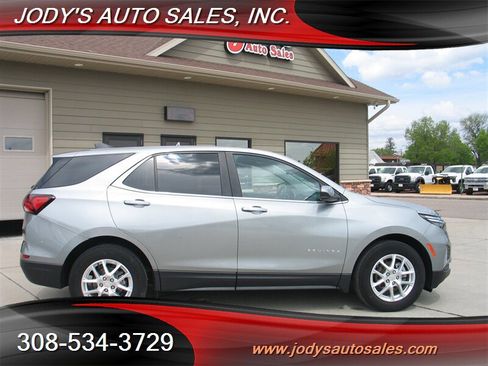 Used 2023 Chevrolet Equinox LT image 38