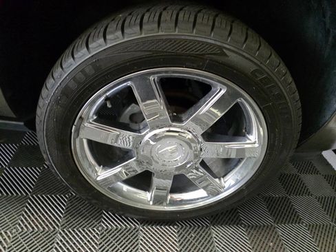 Used 2012 Cadillac Escalade Luxury RWD image 39