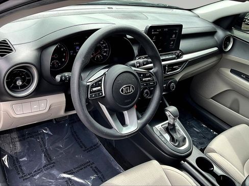 Used 2020 Kia Forte LXS FWD image 17