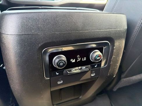 Used 2024 Chevrolet Tahoe Premier AWD/4WD image 19