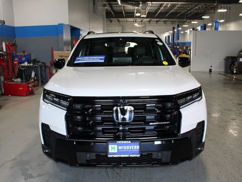 New 2026 Honda Pilot Black Edition image 3