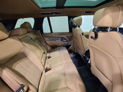 New 2026 Land Rover Range Rover SE image 16