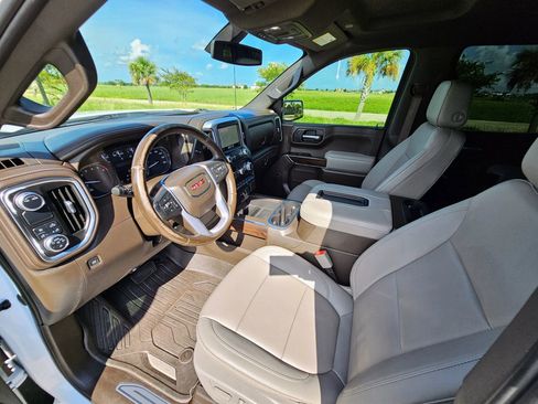 Used 2022 GMC Sierra 1500 SLT image 7