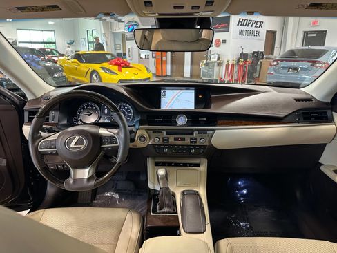 Used 2017 Lexus ES 350 FWD image 16