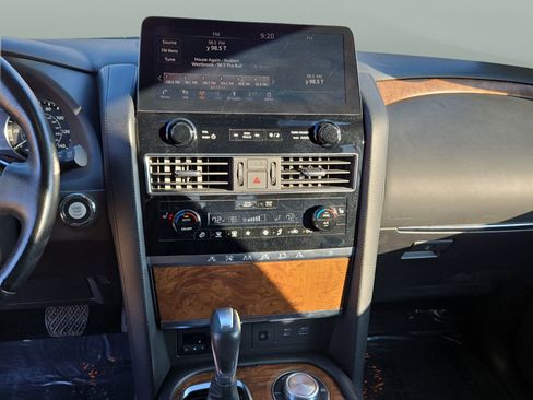 Used 2024 Nissan Armada SL image 23