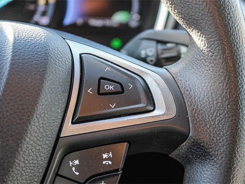 Used 2018 Ford Fusion S image 33