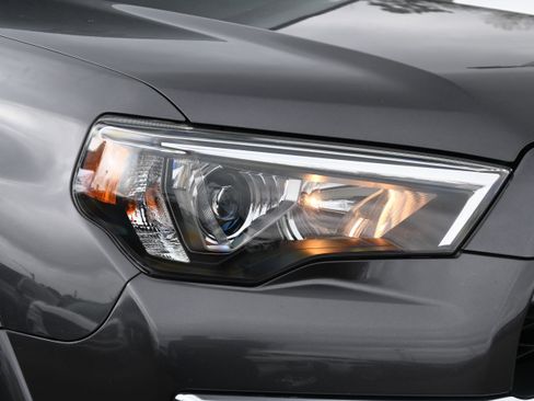 Used 2022 Toyota 4Runner Limited image 12