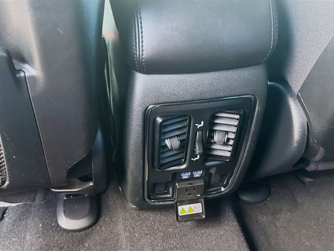 Used 2021 Jeep Grand Cherokee Limited w/ Sun & Sound Group image 23