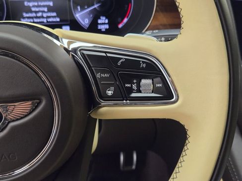 Certified 2021 Bentley Bentayga AWD/4WD image 36