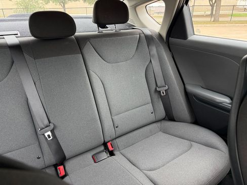 Used 2025 Kia K4 FWD image 39