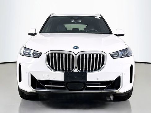 Used 2024 BMW X5 xDrive50e w/ Premium Package image 2