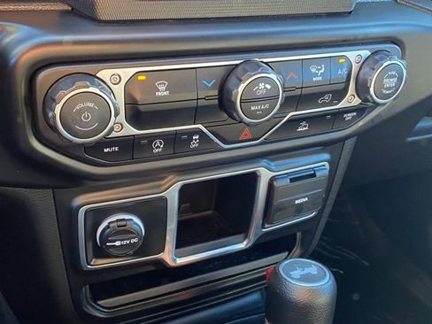 Used 2022 Jeep Wrangler Unlimited Sport image 15