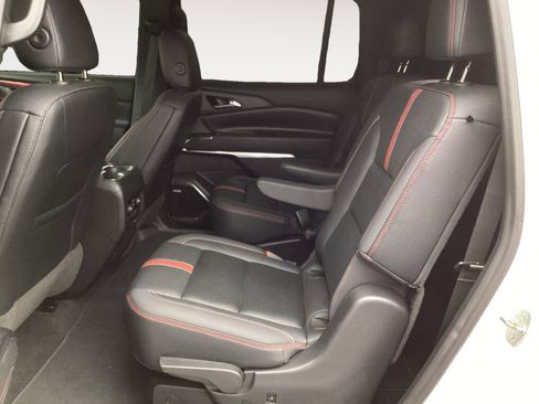 Used 2024 Chevrolet Traverse RS image 30