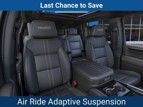 New 2025 Chevrolet Suburban High Country image 18