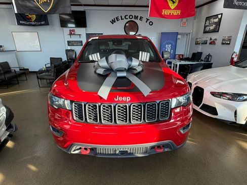 Used 2018 Jeep Grand Cherokee Trailhawk AWD/4WD image 6