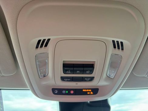 Used 2023 Buick Envision Essence w/ Sport Touring Package AWD/4WD image 22