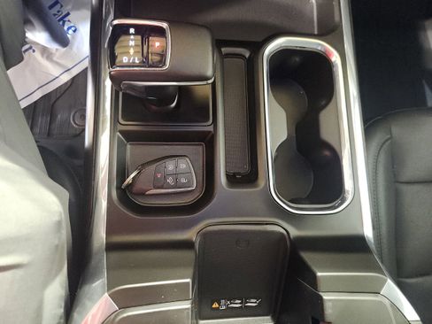 Used 2023 GMC Sierra 1500 SLT w/ SLT Premium Package image 17