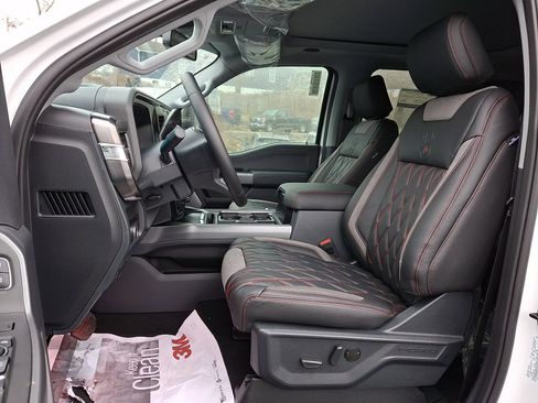 New 2026 Ford F250 Lariat w/ Black Appearance Package image 6