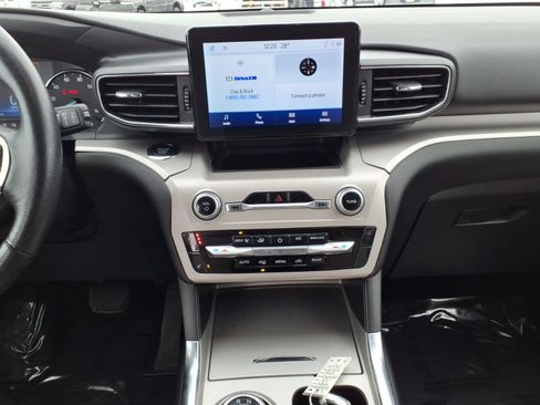 Used 2023 Ford Explorer XLT w/ Equipment Group 202A image 16