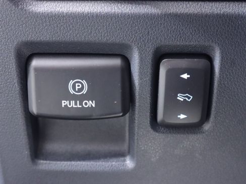 Used 2022 Ford F150 Lariat w/ Equipment Group 502A High image 11