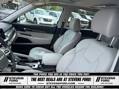 Used 2025 Kia Telluride S FWD image 17