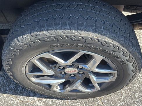 Used 2023 GMC Sierra 1500 SLT w/ SLT Premium Plus Package image 13