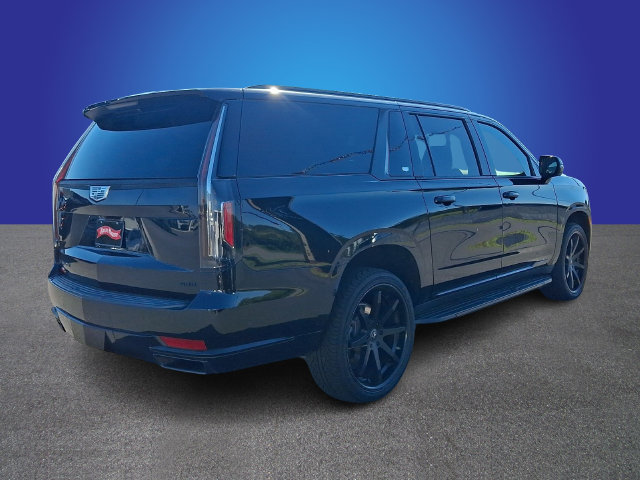 Used 2022 Cadillac Escalade ESV Premium Luxury AWD/4WD image 4
