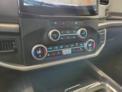 Used 2024 Ford Expedition XLT RWD image 25