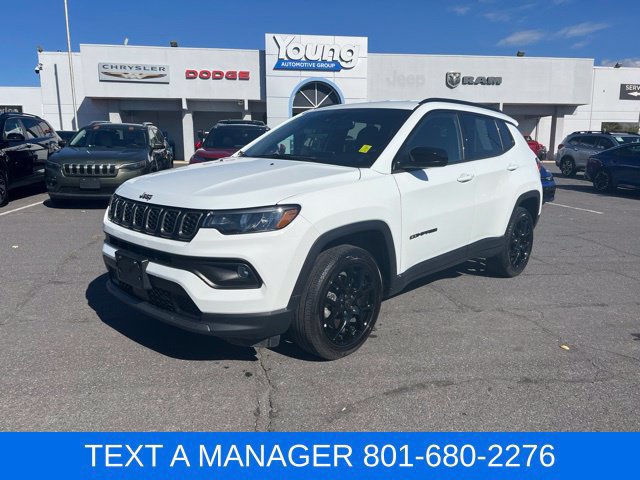 Used 2025 Jeep Compass Latitude w/ Convenience Group AWD/4WD image 1