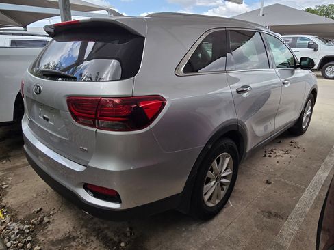 Used 2019 Kia Sorento FWD w/ LX Convenience Package image 8