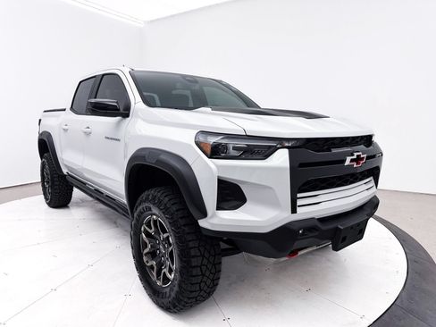 Used 2024 Chevrolet Colorado ZR2 AWD/4WD image 11