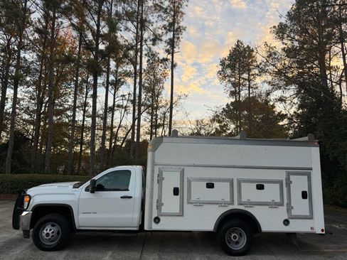 Used 2019 GMC Sierra 3500 4x4 Regular Cab w/ Sierra Convenience Package image 4