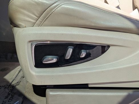 Used 2017 Cadillac Escalade Luxury image 17