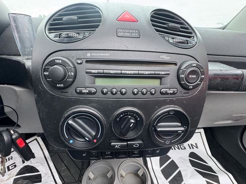 Used 2004 Volkswagen Beetle GLS image 18