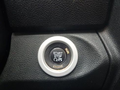 Used 2015 RAM 1500 Limited image 28