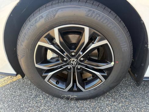 New 2026 Toyota Sienna Platinum AWD/4WD image 39
