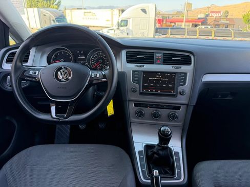 Used 2016 Volkswagen Golf S FWD image 15