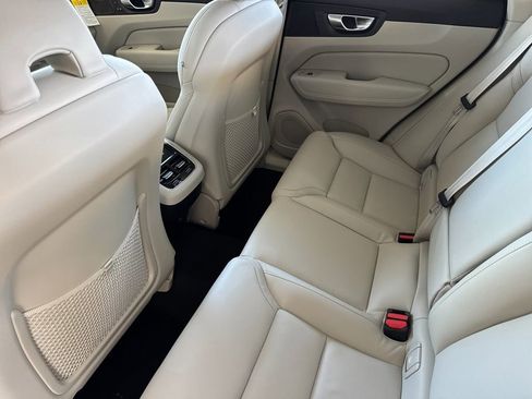 New 2026 Volvo XC60 B5 Ultra image 11