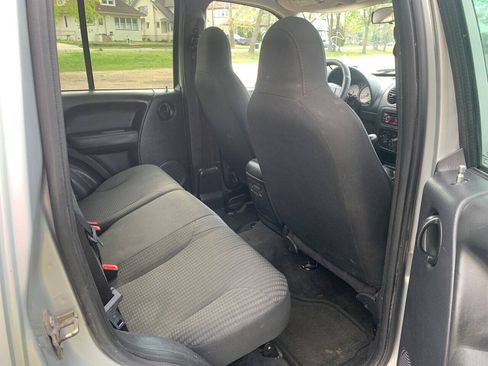 Used 2004 Jeep Liberty Sport w/ PWR Convenience Group AWD/4WD image 8