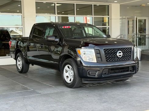 Used 2017 Nissan Titan S RWD image 6