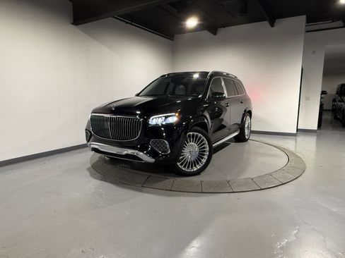 Used 2024 Mercedes-Benz Maybach GLS 600 4MATIC image 4