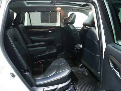 Used 2026 Toyota Highlander Platinum AWD/4WD image 17