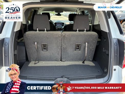 Used 2022 GMC Acadia SLE w/ Driver Convenience Package FWD image 11