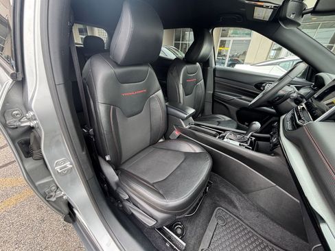 Used 2025 Jeep Compass Trailhawk image 39