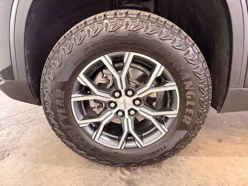 Used 2024 GMC Acadia AT4 w/ Luxury Package AWD/4WD image 14