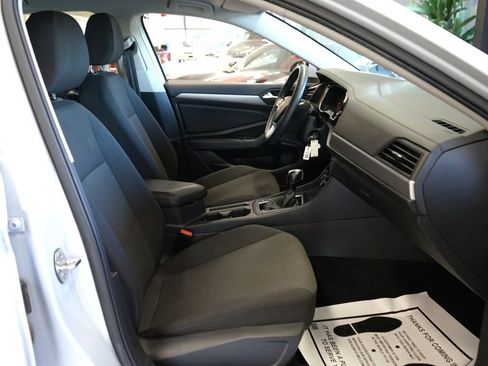 Used 2019 Volkswagen Jetta R-Line FWD image 38