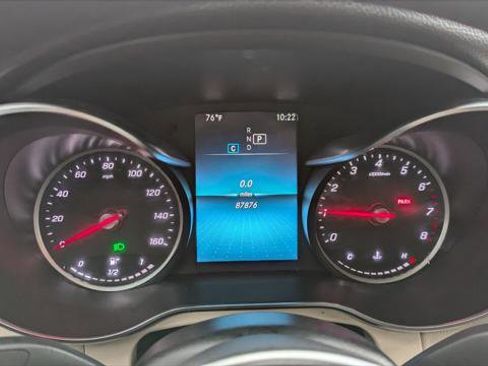 Used 2020 Mercedes-Benz GLC 300 w/ Premium Package image 26