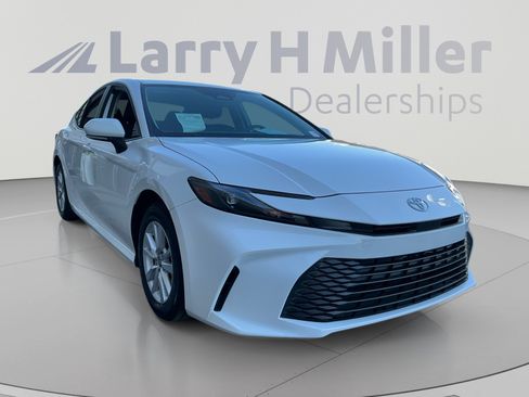 Used 2026 Toyota Camry LE FWD image 7