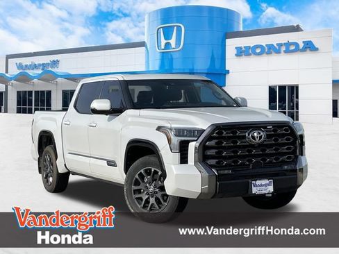 Used 2025 Toyota Tundra Platinum AWD/4WD image 1